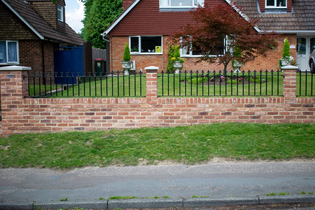 Garden wall railings